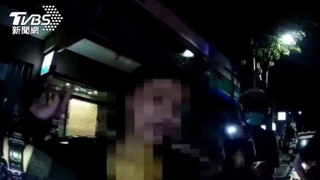 酒駕女被攔「撒嬌」！一查竟是通緝犯　警斥：你不乖！　