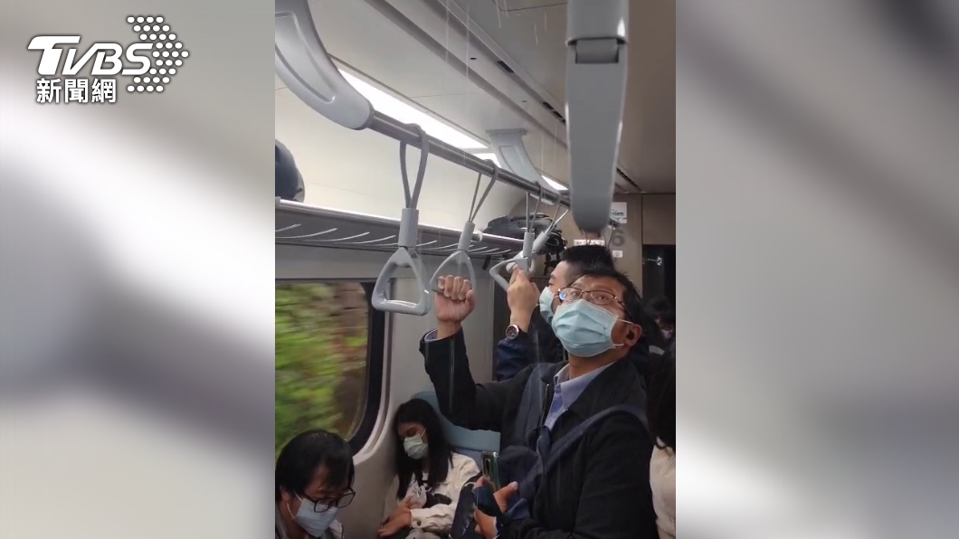 台鐵砸253億!最美區間車掉漆 車內「下瀑布雨」
