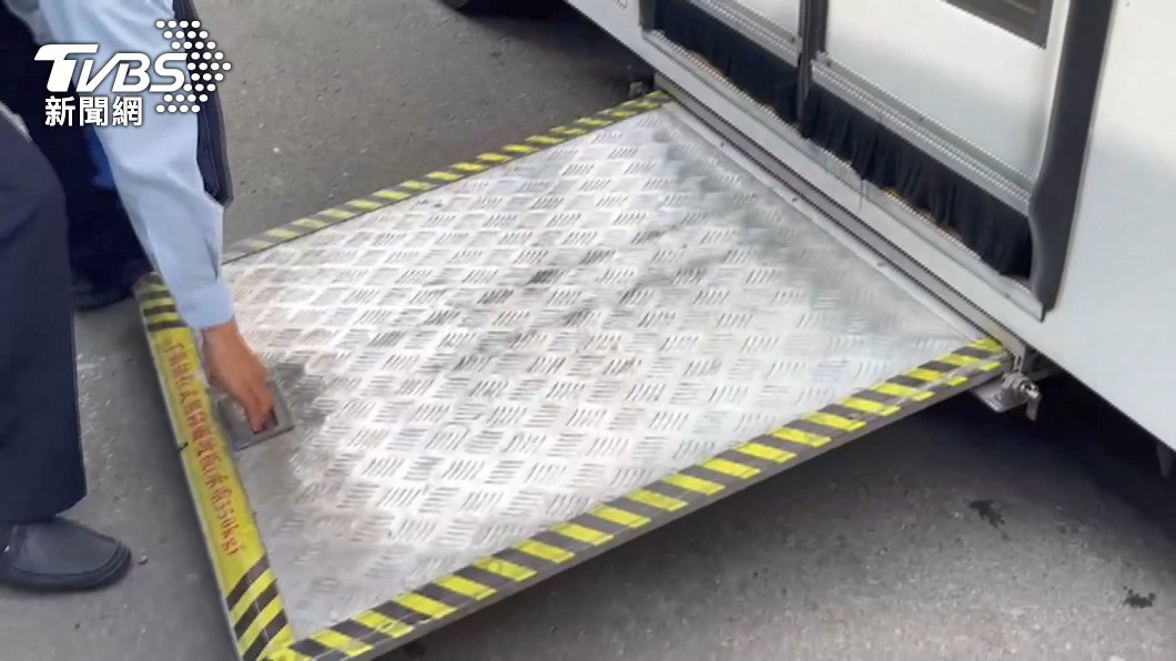 雪莉認為，台南市上下公車斜坡板太陡。（示意圖／TVBS）