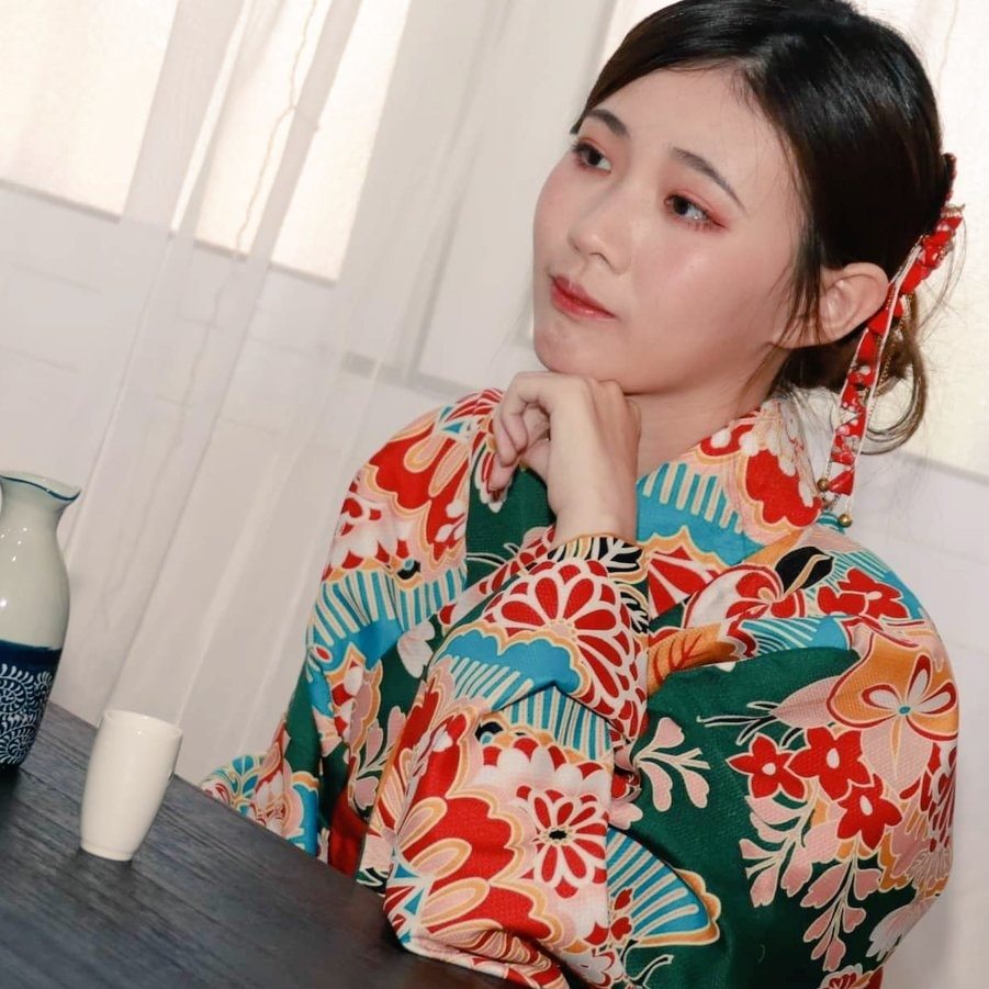 雪莉是一名小有名氣的模特兒。（圖／翻攝自輪椅女孩雪莉臉書）