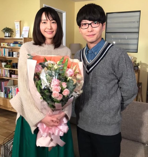 星野源和新垣結衣5月份時公布結婚喜訊。(圖/翻攝自aragakiyui_fanspage IG)