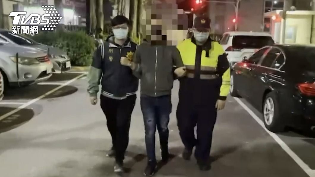 警方2小時候逮捕駱男。（圖／TVBS）