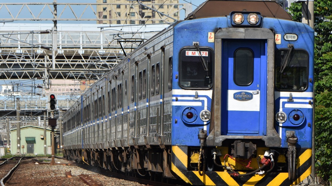 快訊/電車線故障!台鐵桃園-鶯歌一度單線 12:08恢復
