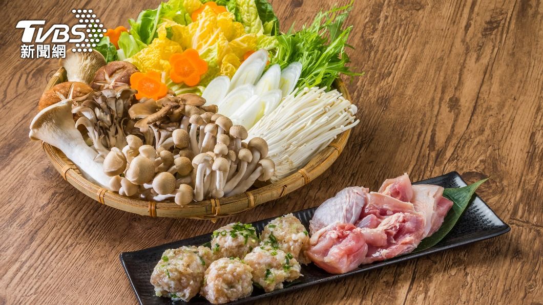 營養師提醒,要注意火鍋料的挑選。(圖/shutterstock達志影像)