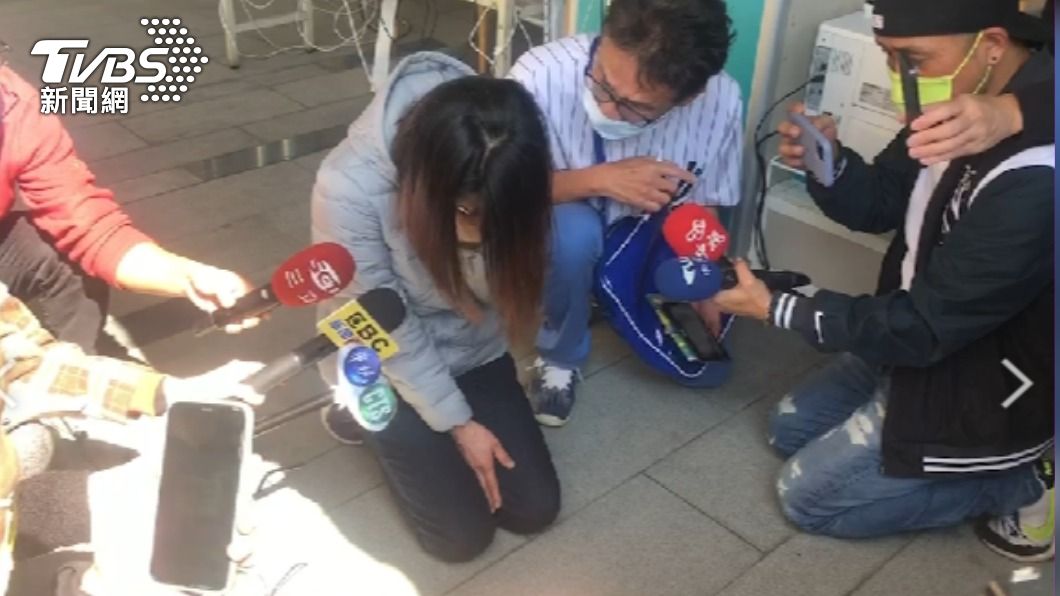 跑車惡煞爸媽奔台中 當眾「下跪痛哭」:求宋媽媽見一面