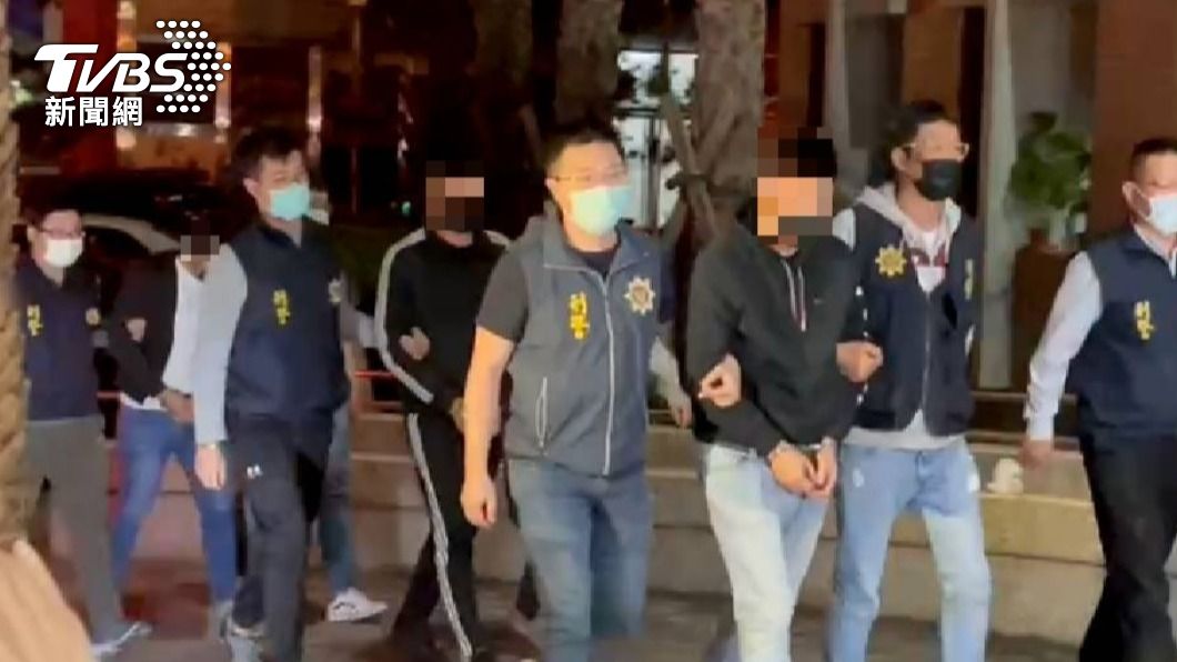 張男、陳男及李男因涉嫌毆打宋姓男大生致昏迷，遭警方逮捕。（圖／警方提供）