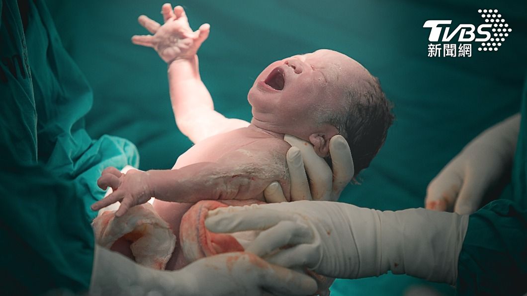 存活率不到1%!早產兒「比iPad輕」 打破世界紀錄