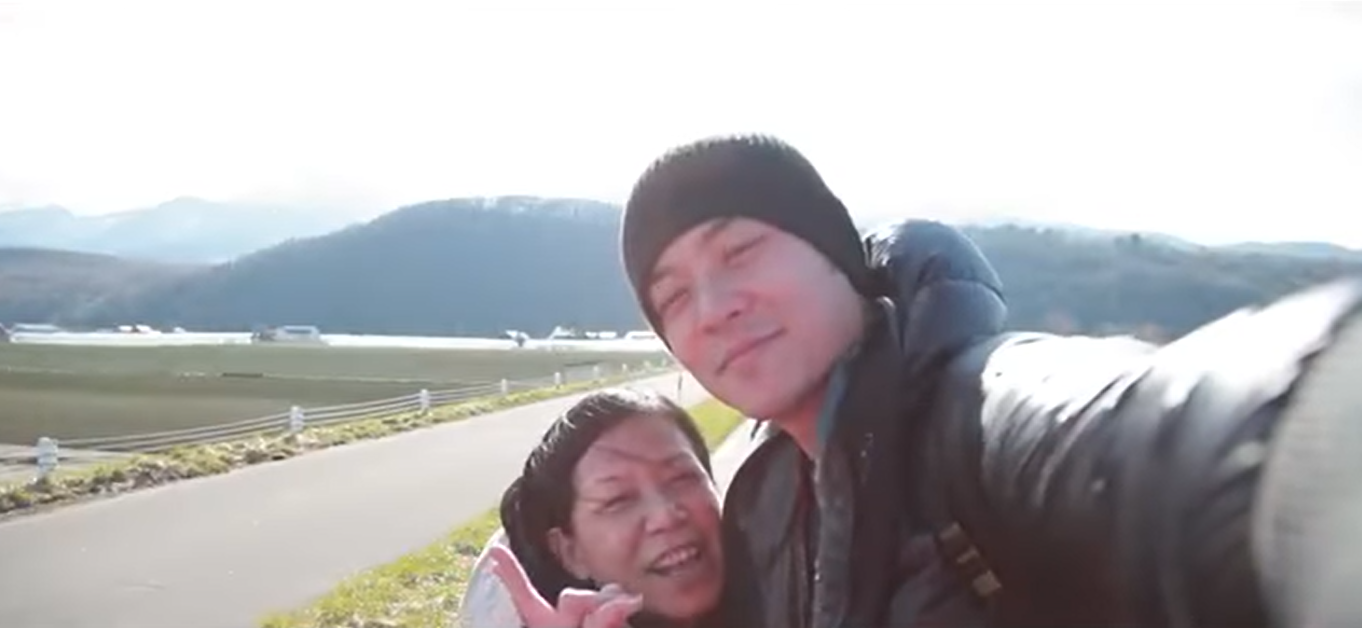 姚元浩日前上傳出遊的影片,感念母親。(圖/翻攝自姚元浩臉書)