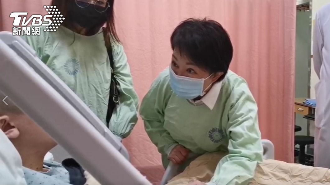盧秀燕緊握雙手道歉 男大生:沒事!壞人有被抓就好