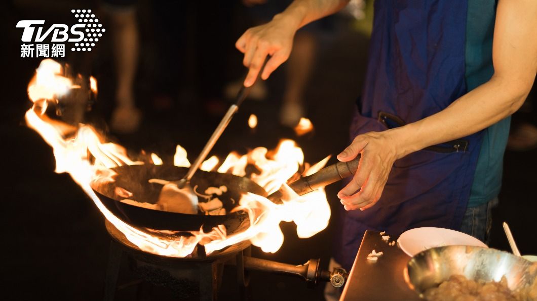 中國大陸有主婦煮菜時出現龍捲風。(示意圖/shutterstock達志影像)