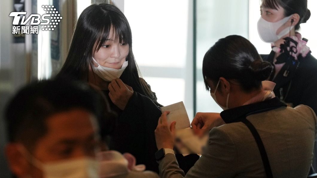 此次是真子首次使用正式護照出國。(圖/達志影像美聯社)