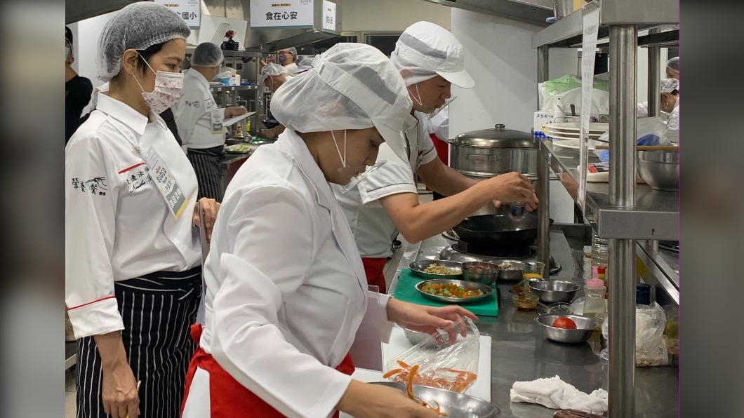 校廚發想出創意美味菜單。（圖／翻攝自灃食公益飲食文化教育基金會臉書）