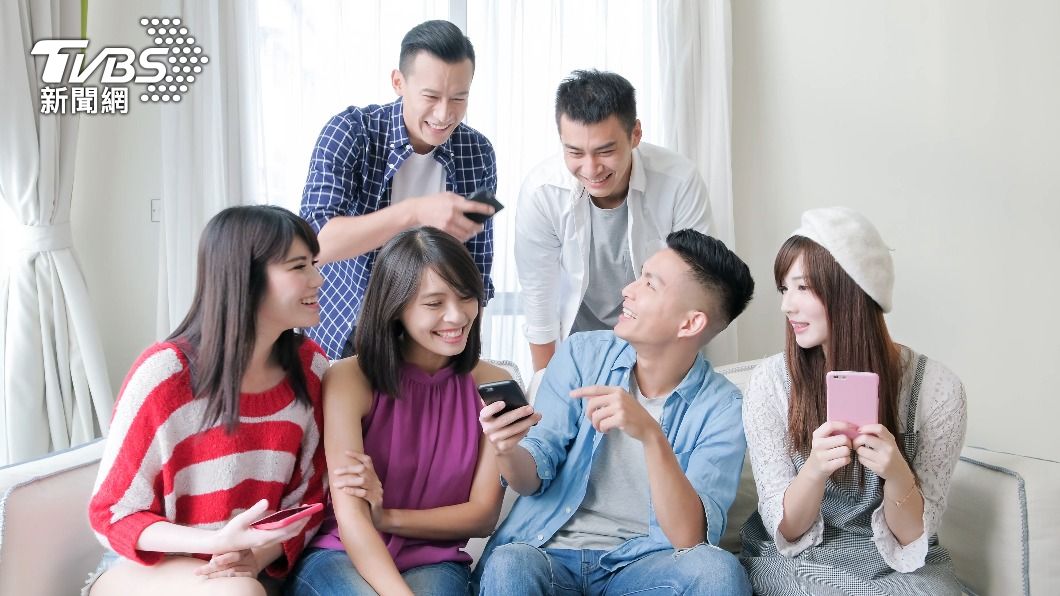 訓練社交技巧,可以幫助患者增加信心。(示意圖/shutterstock達志影像)