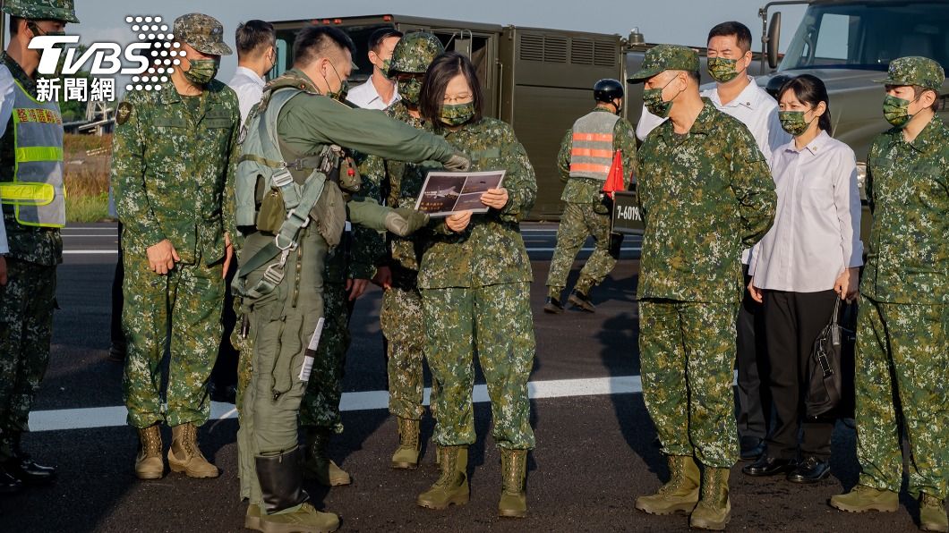 阿博多認為台灣軍事預算難以與中國抗衡。(圖/總統府提供)