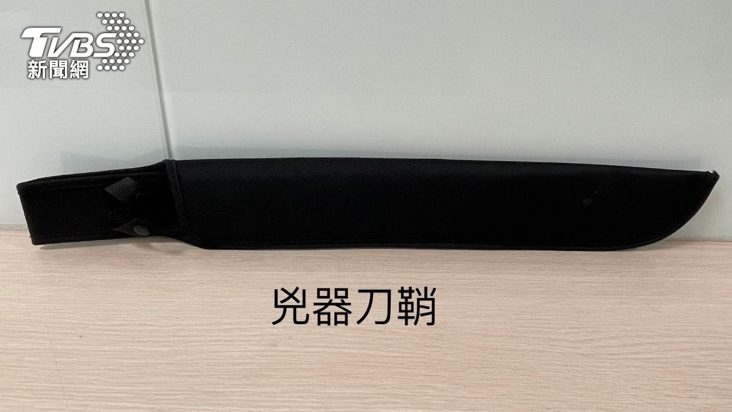 警方查扣相關證物。(圖/TVBS)