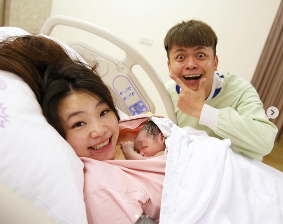 二伯生下蔡波能後依然氣色很好。（圖／翻攝自嘎嫂二伯IG）