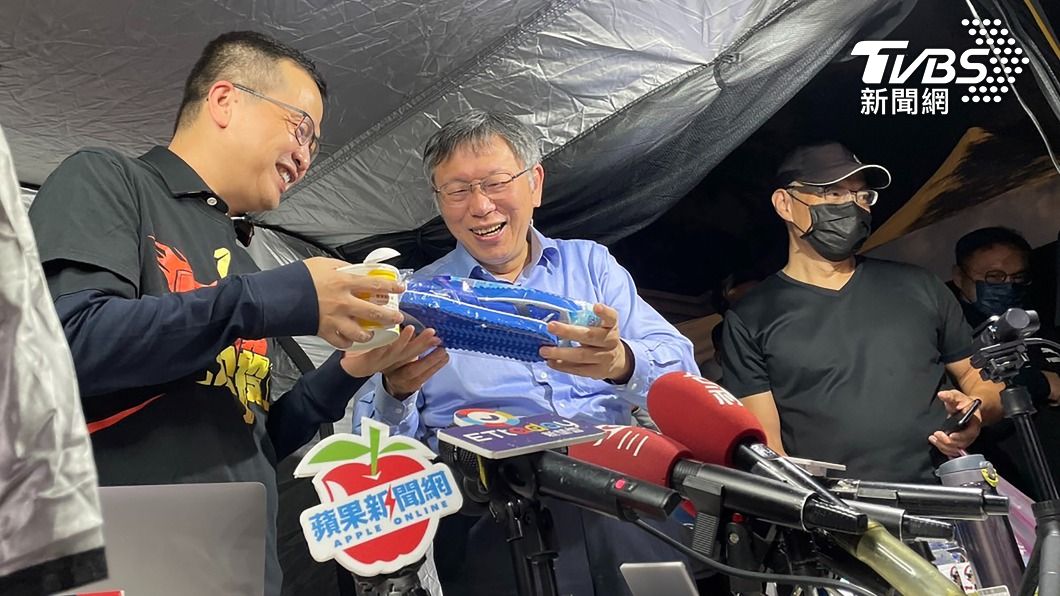 探班夜宿凱道羅智強　柯文哲：反萊豬公投一定過