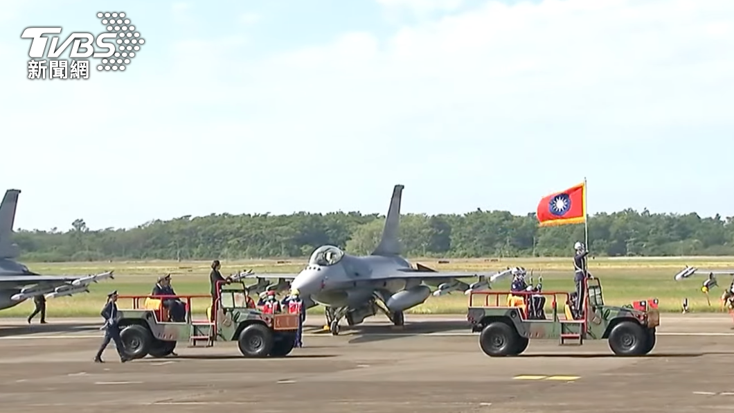 歷史性的一刻！F-16V戰機聯隊接裝　升空秀絕佳性能