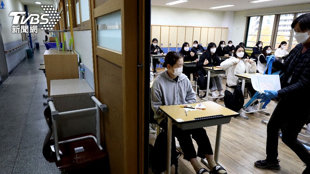 學生一天內要考完5科學科。(圖/達志影像美聯社)