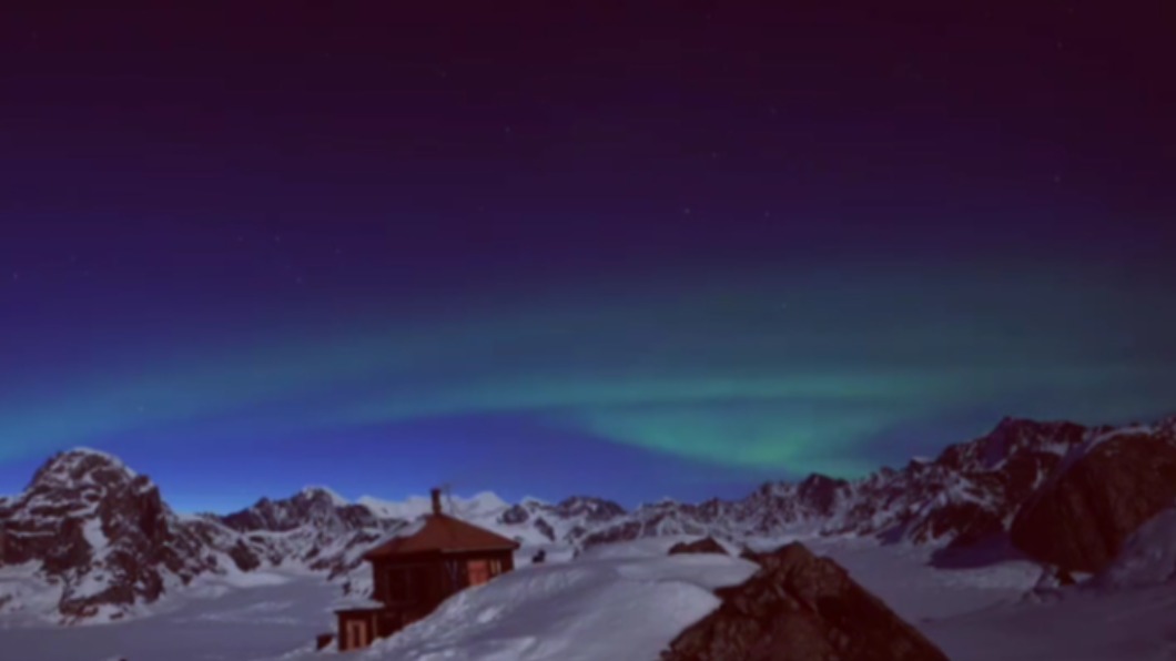 在這裡有機會一睹極光的美景。(圖/翻攝自sheldonchalet IG)