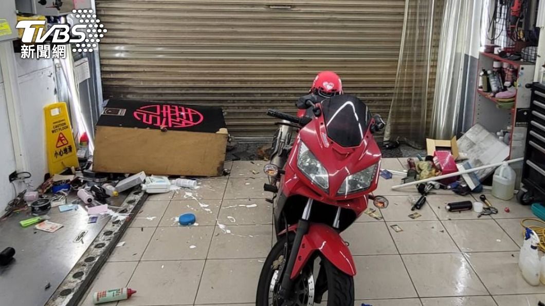 被害人洗車場遭砸。