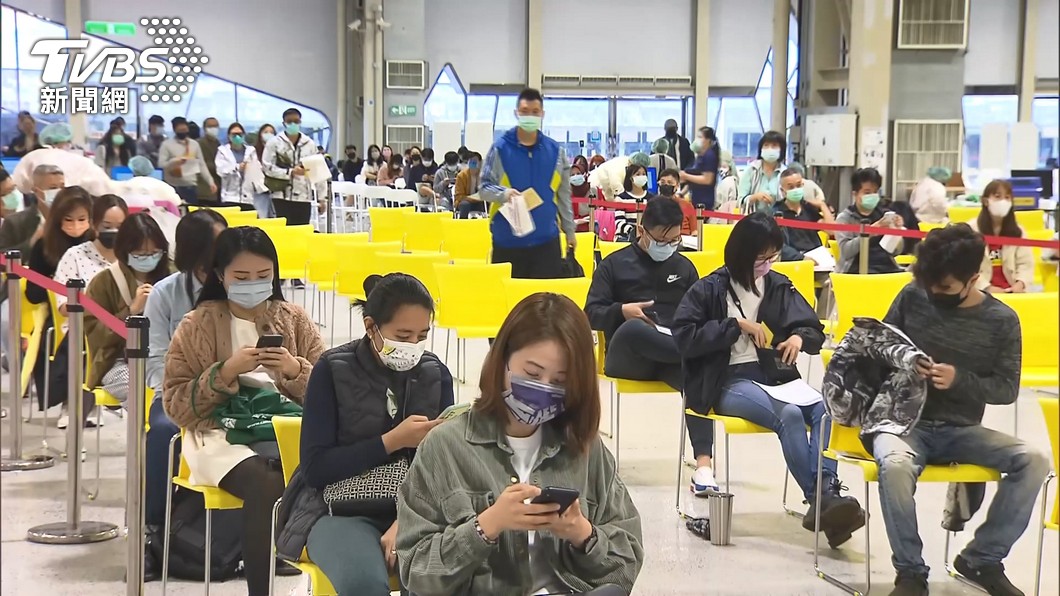 兩劑AZ保護力不到20%?前台大醫3點質疑:可憐被黑了
