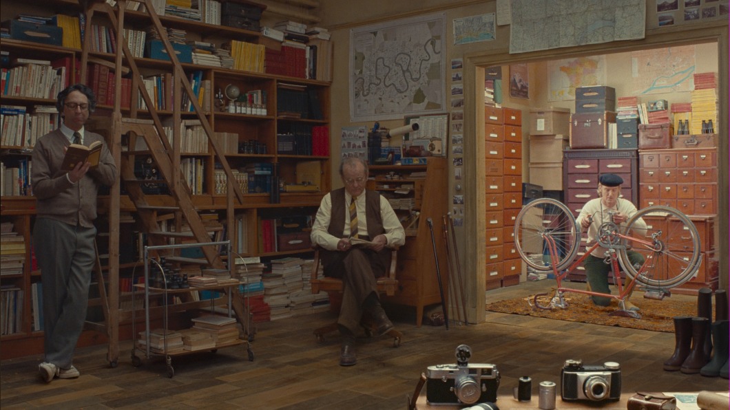 《法蘭西特派週報》是好萊塢名導威斯安德森的新作。（圖／探照燈影業提供）