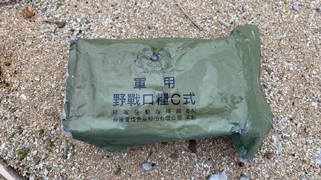 沖繩撿到「國軍野戰口糧」!日本人開箱試吃 曝十字評語