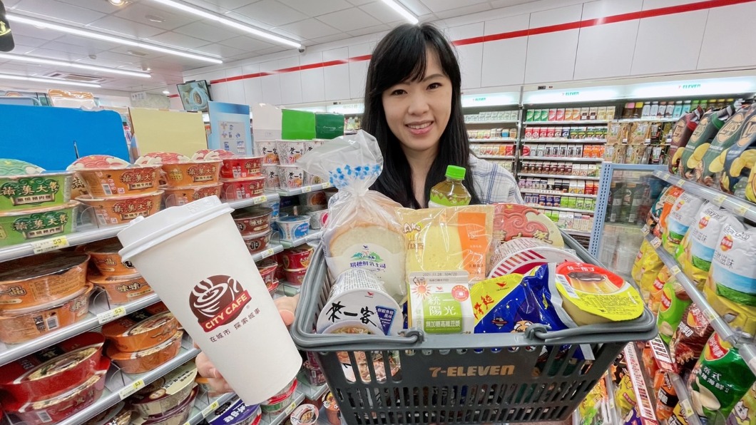 小7歡慶統一獅封王,祭出商品優惠。(圖/業者提供)