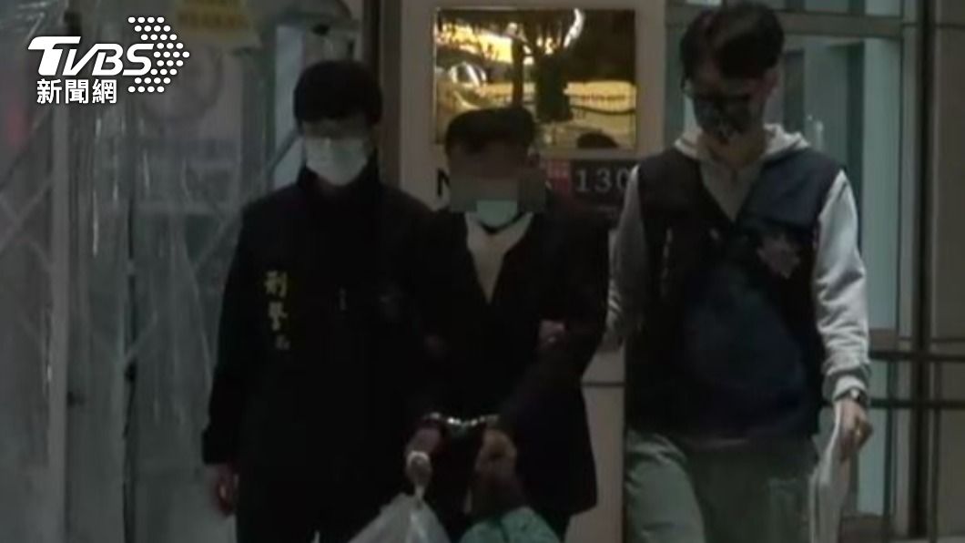 員警將人移送法辦。(圖/TVBS)