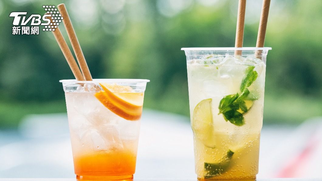 現在手搖飲料根本是比貴,一杯都50元起跳。(示意圖/shutterstock達志影像)