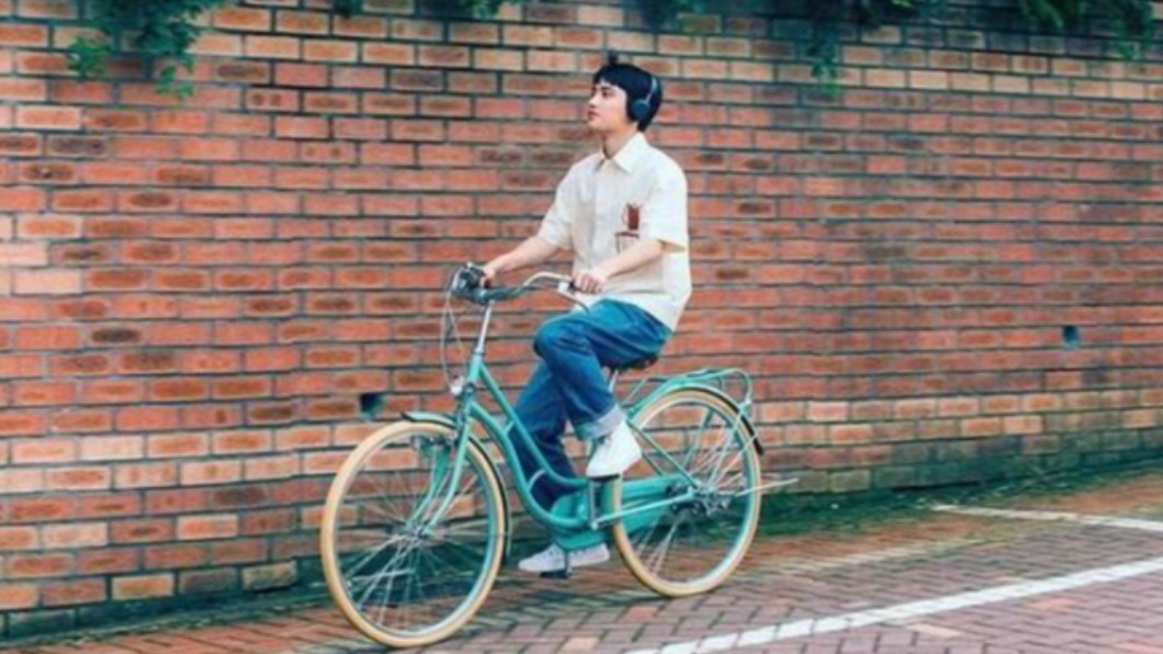 南韓宣布翻拍,D.O.都敬秀為男主角。(圖/翻攝自overdokyungsoo IG)