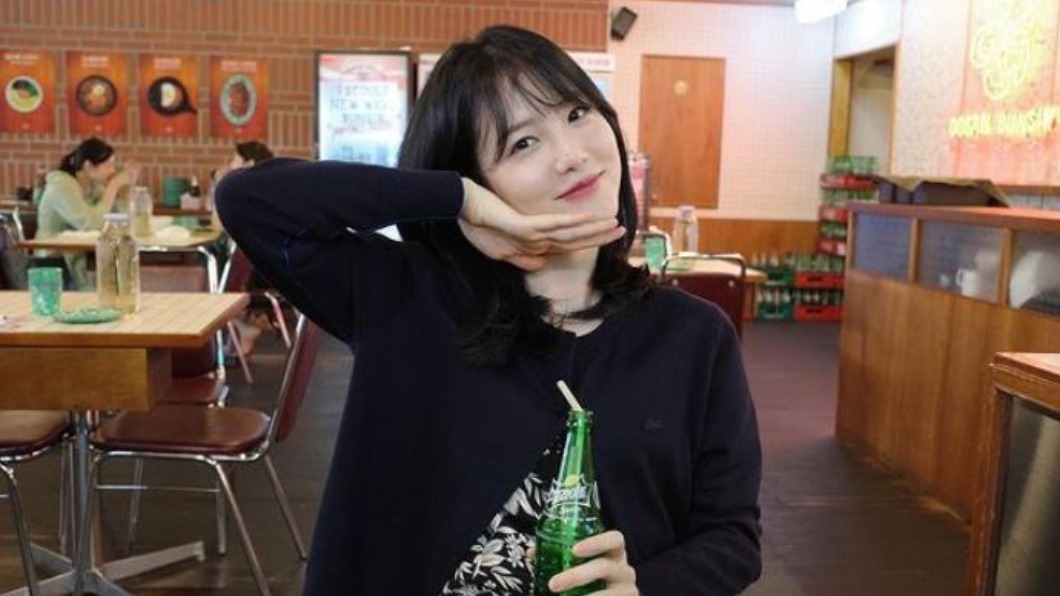 女配角則是秀智的師妹辛睿恩。(圖/翻攝自__shinyeeun IG)
