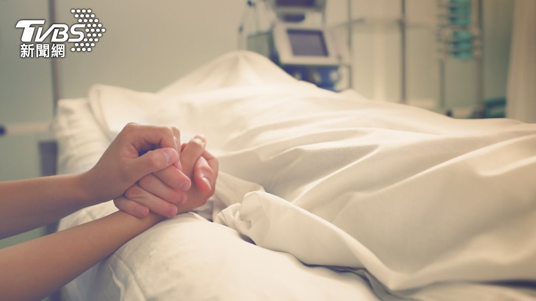 美護理師揭臨終前會發生的6大現象。（示意圖／shutterstock達志影像）