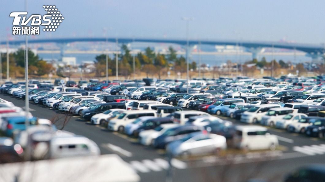 不少網友認為找停車位相當麻煩。(示意圖/shutterstock達志影像)