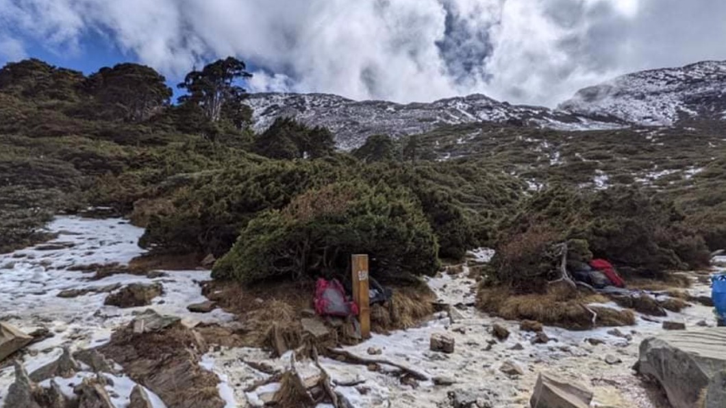雪山14日的雪況。（圖／翻攝自雪霸國家公園登山資訊分享站臉書）