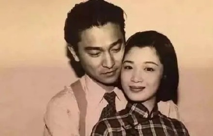 劉德華當時力捧陳少霞,但她卻跳槽其它東家。(圖/翻攝自微博@愛豆安利室)
