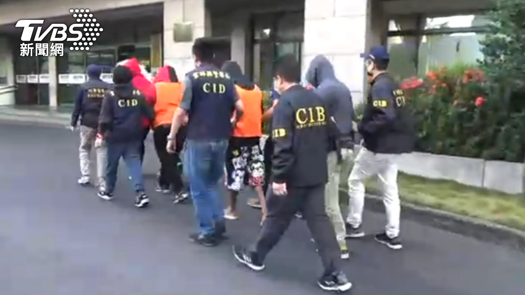 警方破獲陳女為首的不法集團,將其逮捕歸案。(圖/中打提供)