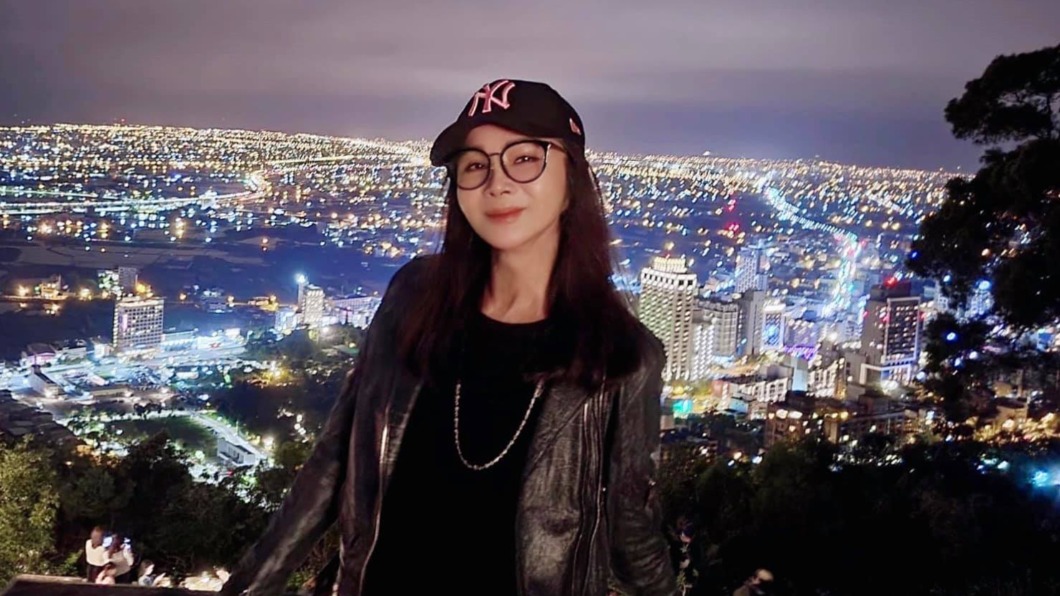 美艷爆表！陳美鳳曬昔「秀場火辣照」網屏息：全是經典