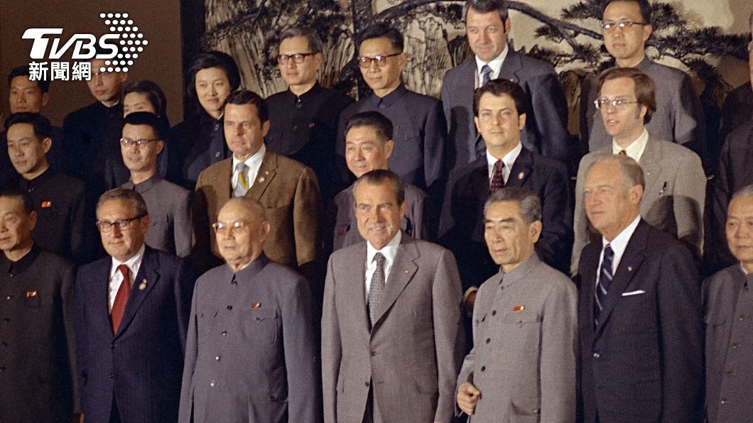 美國總統尼克森（首排中）於1972年訪中，打破冷戰僵局。（圖／達志影像美聯社）