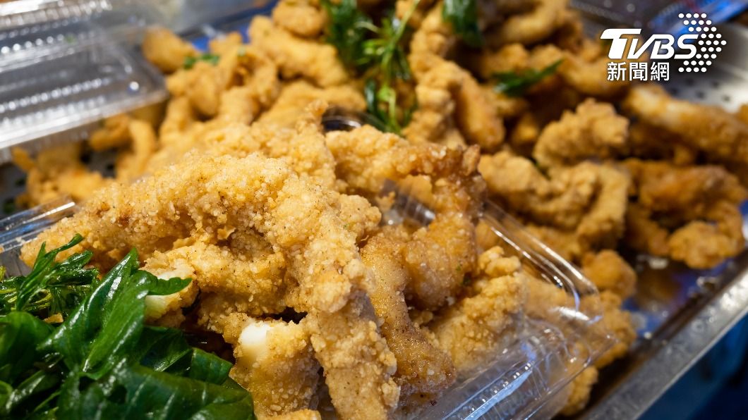 在台灣能輕鬆購買炸物、燒烤等美食。(示意圖/shutterstock達志影像)