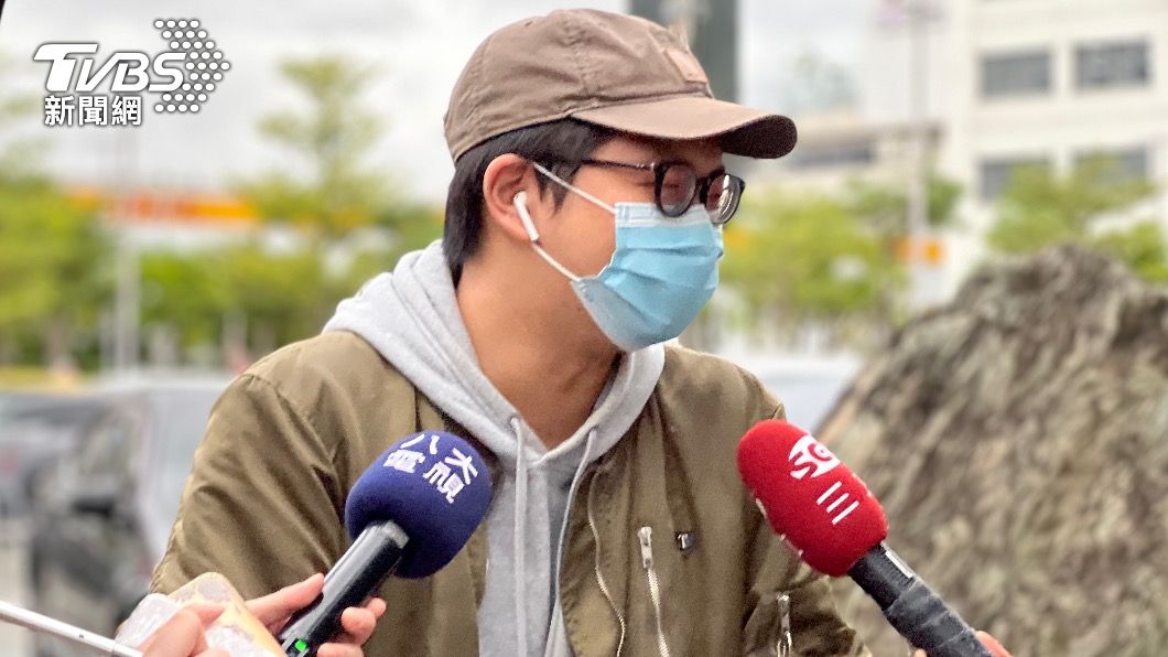 民眾陳先生發現大型家電優惠單價還是偏高。(圖/TVBS)