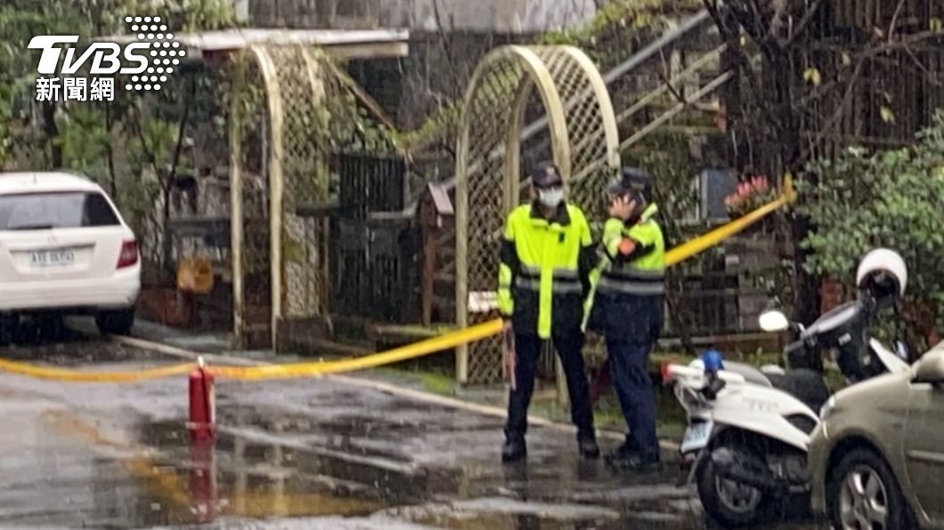 死者在住家門口遭射殺。（圖／TVBS）