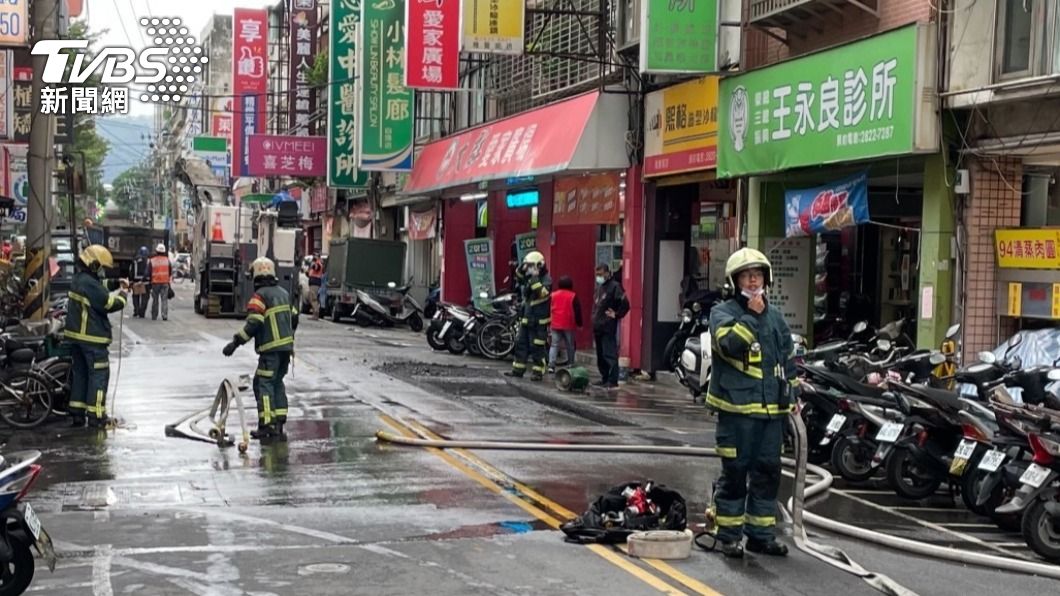 火勢在1小時內撲滅無人傷亡。(圖／TVBS)