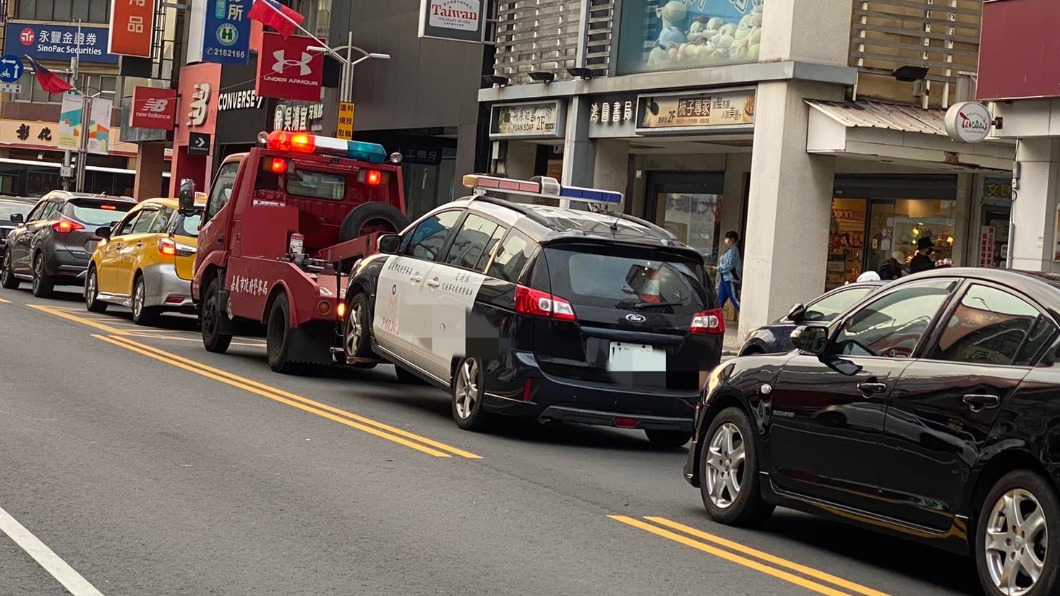 警車被拖吊遭虧「也有今天」　 內行人秒點關鍵：被騙了