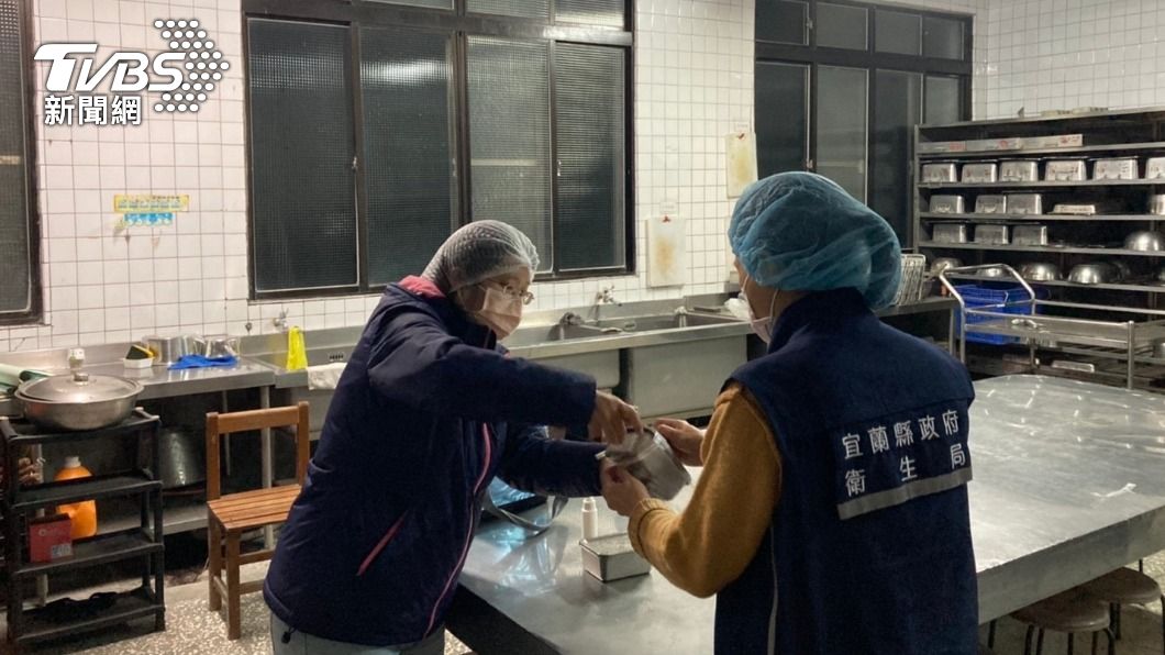宜蘭80師生疑食物中毒 團膳業者:絕不逃避責任