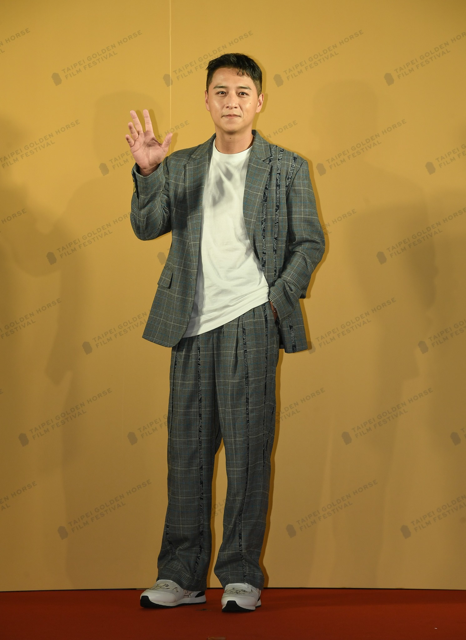 鄭人碩以《角頭-浪流連》入圍。(圖/翻攝自金馬影展臉書)