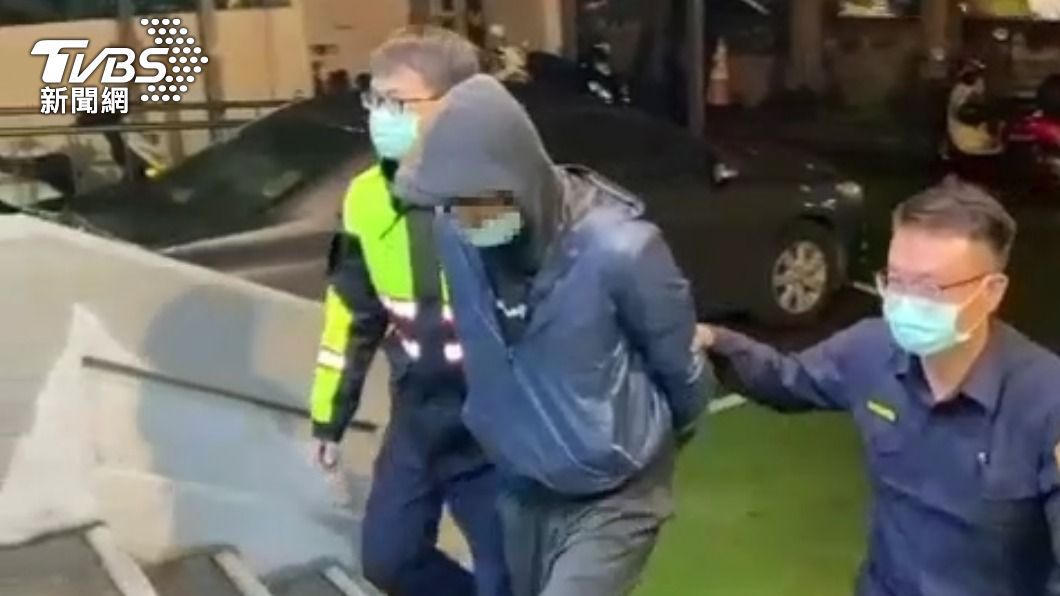 26歲郭姓男子躲進校園內仍被警方帶回。(圖/TVBS)
