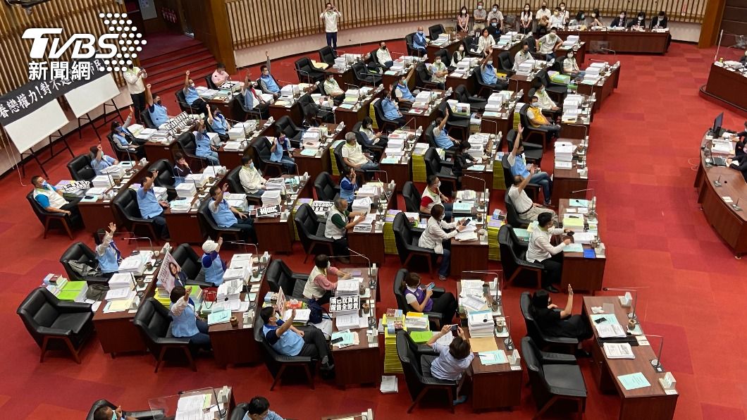 高市府城中城報告不完善 議會黨團協商總預算破局