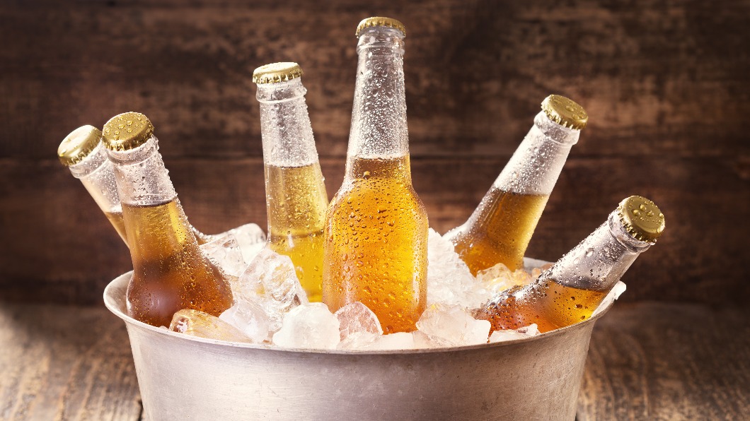 趙男表示自己每天會喝7、8瓶啤酒。(示意圖/shutterstock 達志影像)